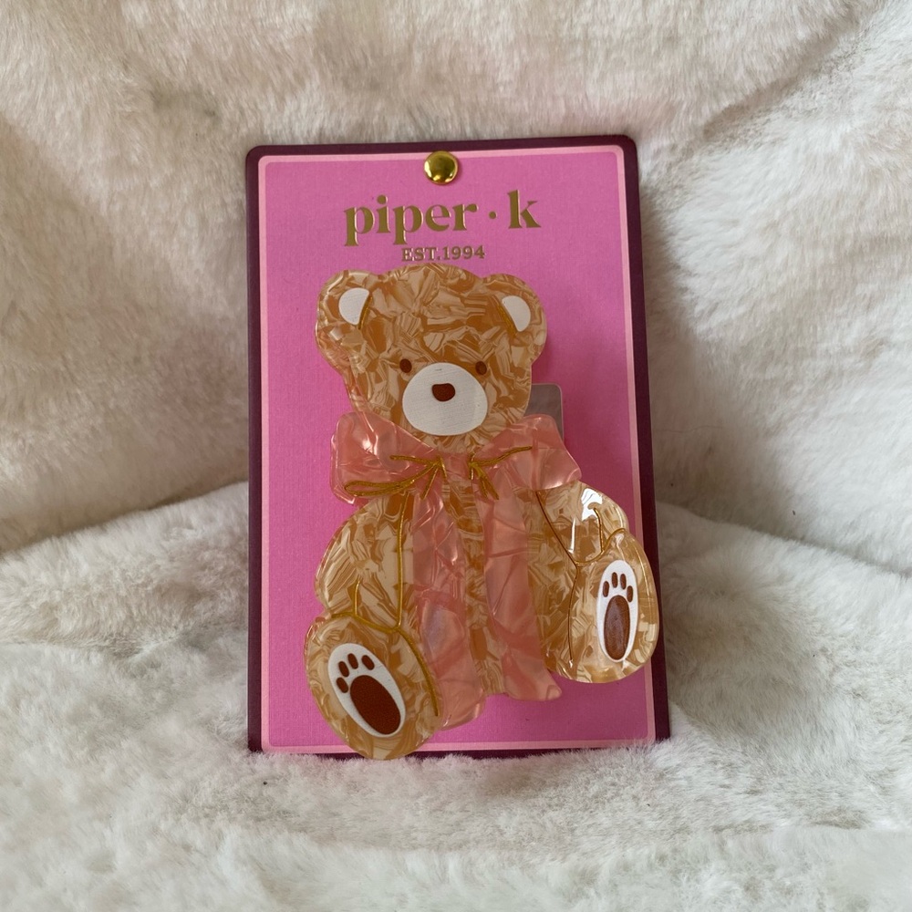 Piper.k Bear Acrylic hair clip!!!